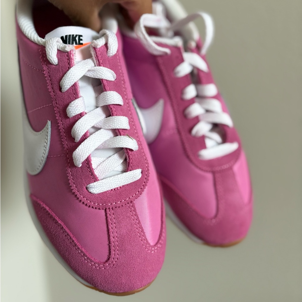 Nike Women’s Pacific ‘Playful Pink/White’ Gum Sneakers - Picture 7 of 9